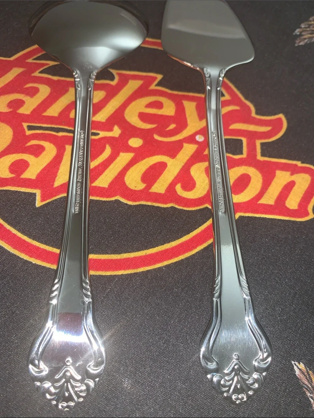 Reed & Barton Polished 18/10 SS Serving Spoon & Pastry Server 2 pcs